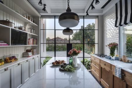 מטבח בעיצוב שרה ונירית פרנקל, צלם גלעד רדט